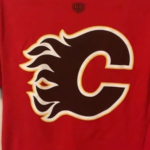 Calgary flames red t shirt